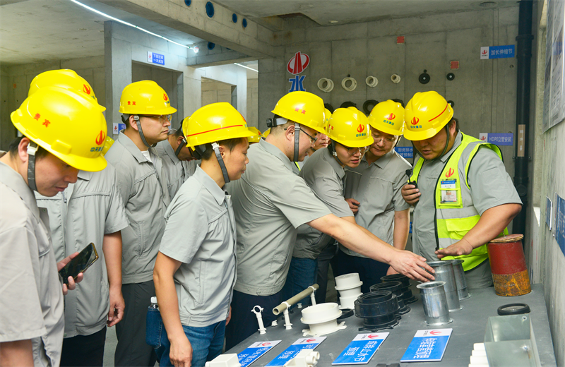 为进一步推进优质客户高效履约，提升交付品质、达成客户满意，2025年6月25日，来利国际w66建设集团在上海组织召开2025年越秀地产、华润置业客户履约推进会。